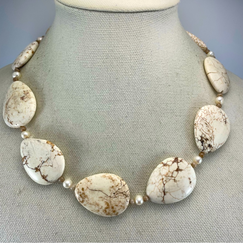 Stunning Large Oval Magnesite Stone Gold Tone Statement Collar Necklace